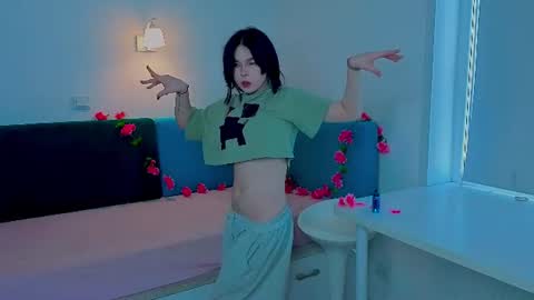 Hinata online show from August 10, 11:55 am