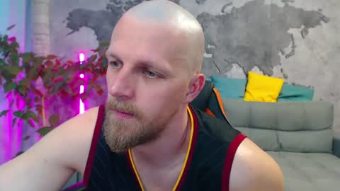 vikingchrisss online show from July 13, 12:01 pm