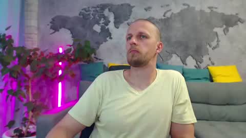 vikingchrisss online show from July 18, 11:55 am