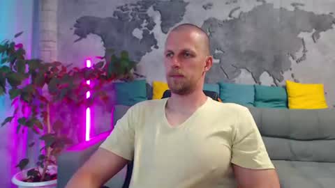vikingchrisss online show from July 19, 10:28 am