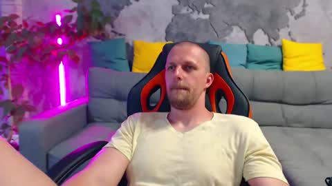 vikingchrisss online show from July 19, 11:34 am