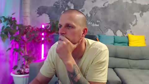vikingchrisss online show from July 21, 1:24 pm