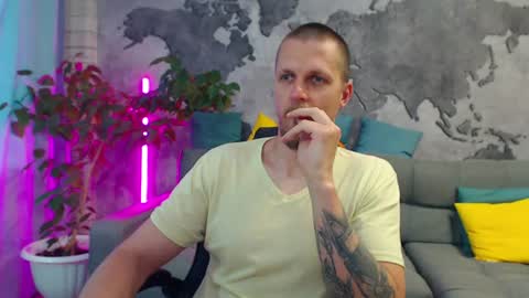 vikingchrisss online show from August 3, 11:50 am