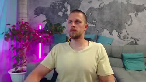 vikingchrisss online show from August 5, 11:08 am