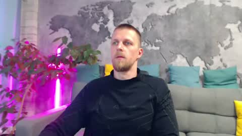 vikingchrisss online show from August 17, 11:48 am