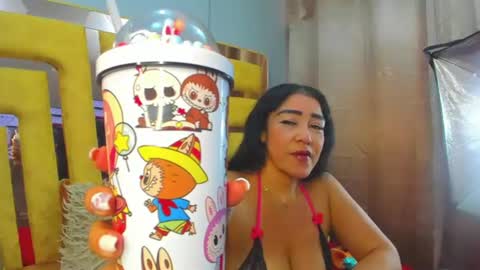 vikiTomson online show from August 6, 1:10 pm