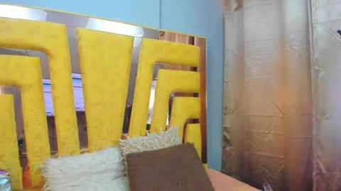vikiTomson online show from August 10, 8:21 pm