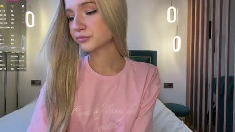 Vikki online show from August 13, 4:21 pm