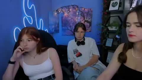 vikkykisss online show from August 12, 11:56 am