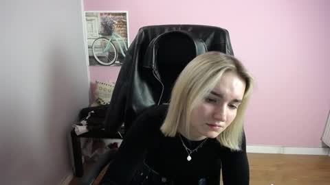 viktoria_lovely online show from April 29, 11:40 am