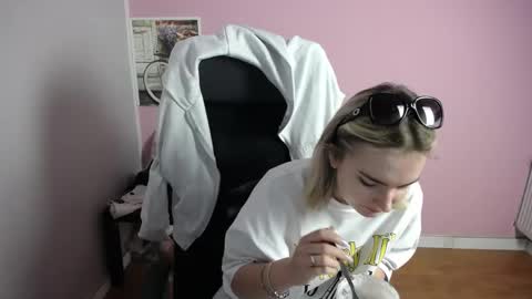 viktoria_lovely online show from May 20, 6:14 am