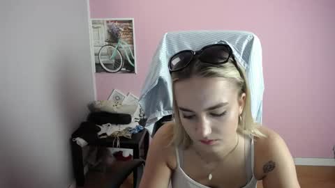 viktoria_lovely online show from May 26, 9:10 am