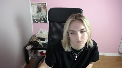 viktoria_lovely online show from June 19, 7:52 am