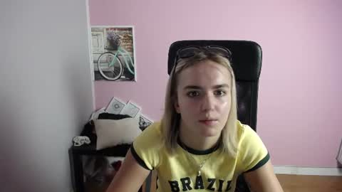 viktoria_lovely online show from July 10, 7:47 am