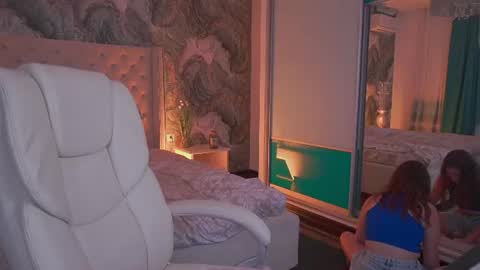 VikVikLove online show from August 12, 2:14 am