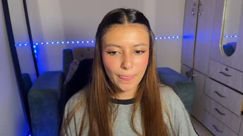 viky_evanss online show from July 12, 6:03 pm