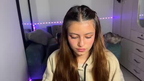 viky_evanss online show from July 17, 12:10 am