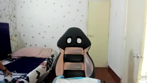 VIKY ADAMS online show from August 10, 4:19 pm