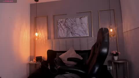 Victoria online show from August 12, 4:59 am