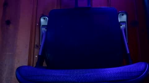 vincebr4un2 online show from August 4, 12:29 am