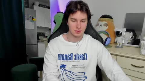 Vincent Strong online show from April 17, 9:27 am