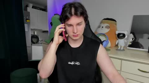 Vincent Strong online show from April 25, 1:17 pm