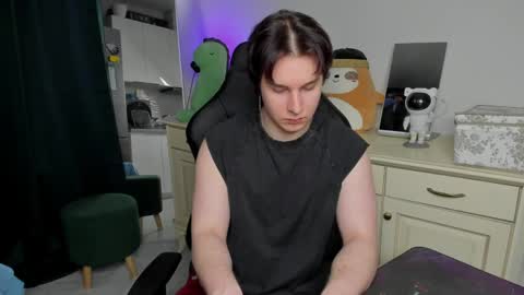 Vincent Strong online show from May 4, 7:24 am