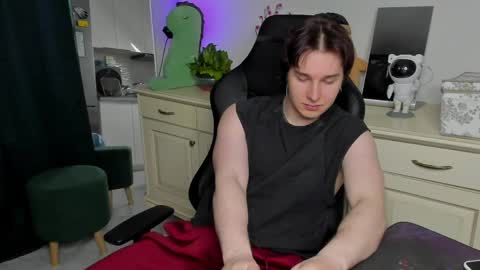 Vincent Strong online show from May 4, 9:36 am