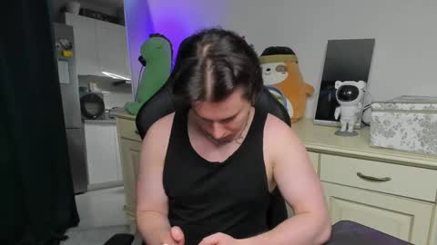 Vincent Strong online show from May 6, 8:49 am