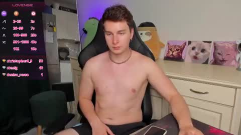 Vincent Strong online show from August 9, 10:22 pm