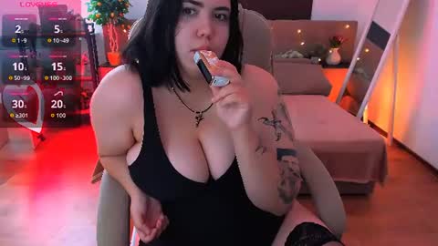 viochi_01 online show from August 13, 7:00 am