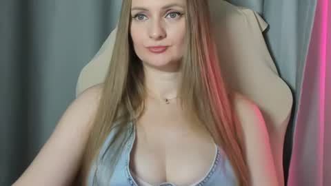 Funny  girl online show from August 8, 9:37 pm