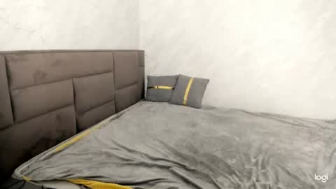 Viola online show from August 8, 8:42 pm
