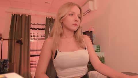 violamore online show from August 6, 11:53 am