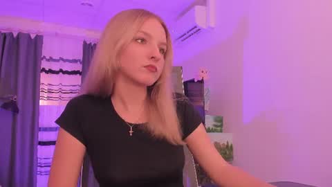 violamore online show from August 7, 1:22 pm