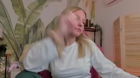 violamore online show from August 13, 7:44 am