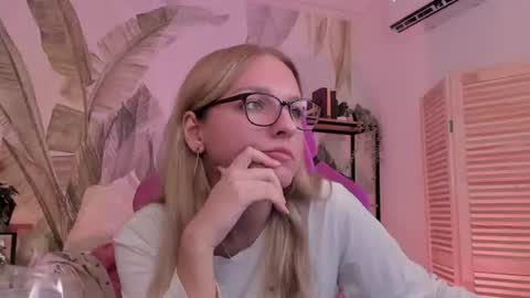 violamore online show from August 13, 2:53 pm