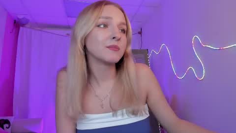 violamore online show from August 14, 2:43 pm