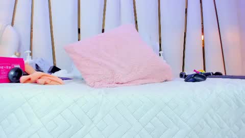 violeet_gray online show from August 13, 1:47 pm