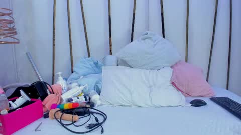 violeet_gray online show from August 15, 8:02 pm