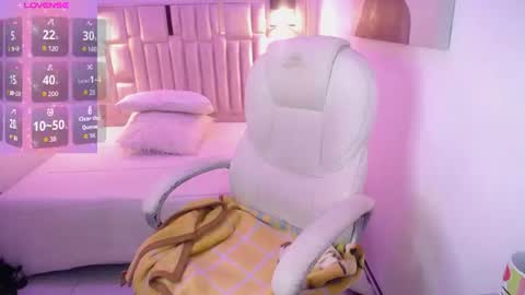 violeth online show from August 8, 6:46 am