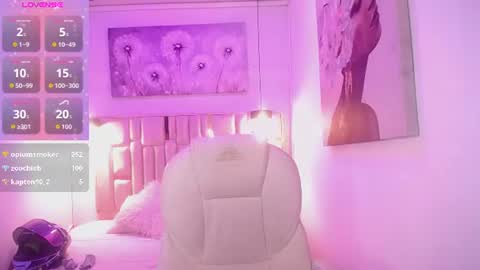 violeth online show from August 12, 5:21 am