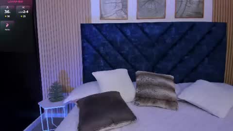Violet online show from August 4, 6:27 pm