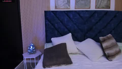Violet online show from August 14, 7:50 pm