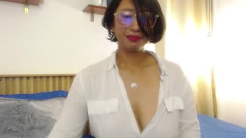 V I O L E T  online show from August 8, 6:08 pm