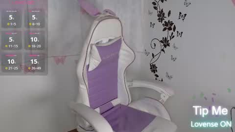 Violet online show from June 30, 8:54 pm