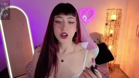 violet online show from July 27, 7:19 pm