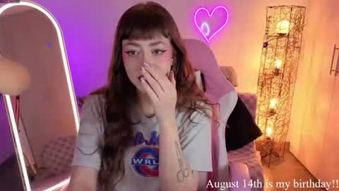 violet online show from August 7, 8:09 pm