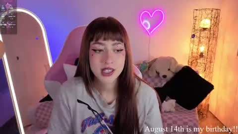 violet online show from August 12, 9:39 pm