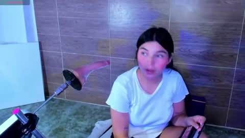 Violet Fiore online show from August 4, 4:09 am